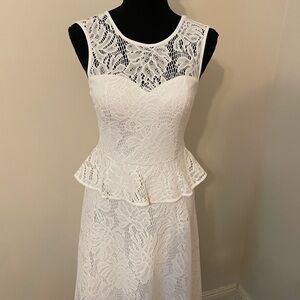 Lilly Pulitzer Nolea Dress Lace Peplum 00 NWT